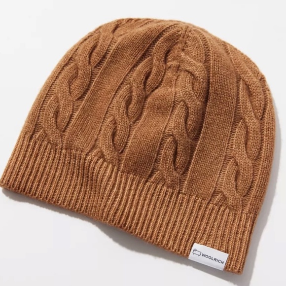 NWT URBAN OUTFITTERS Women Woolrich Navita Cable Beanie Hat Brown M